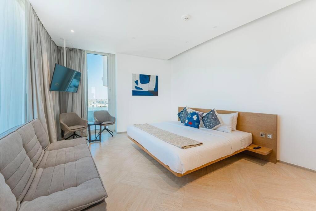 Apartment High Floor Five Sky In Jvc With Private Pool *