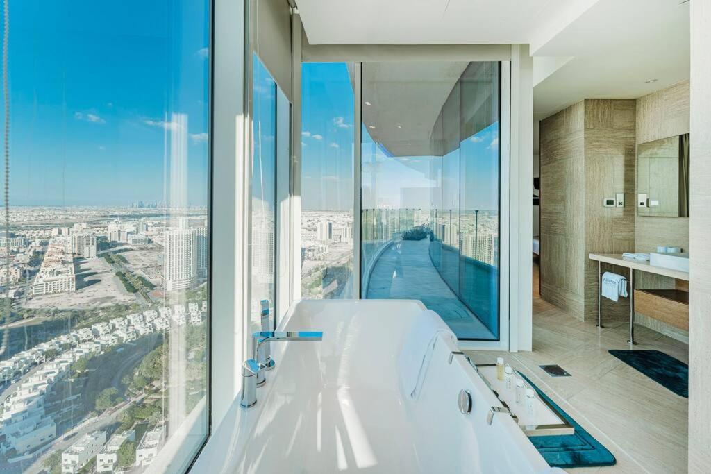 Apartment High Floor Five Sky In Jvc With Private Pool *