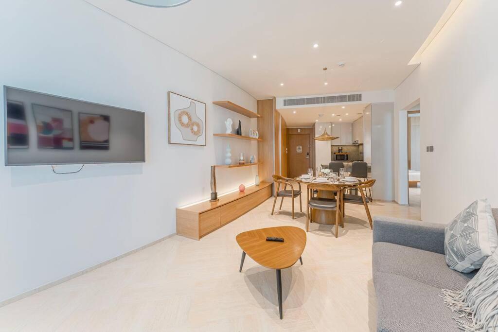 Apartment High Floor Five Sky In Jvc With Private Pool *